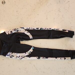 Calia by Carrie Underwood Colorblock Leggings | XS | Black & Abstract Print